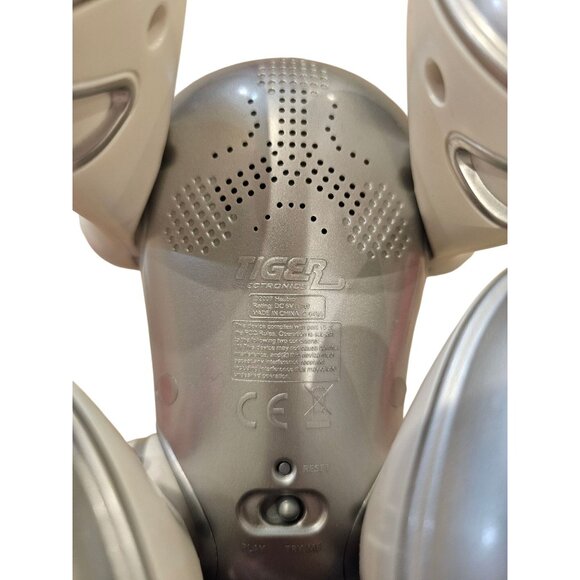 Tiger Electronics Mio Pup White Pink Bonus Sweater Booties 2007 TESTED Working - Picture 8 of 17